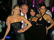 Monrose mit BeYu Gesch&auml;ftsf&uuml;hrer Helmut Baurecht (&copy;Foto: Martin Schmitz)